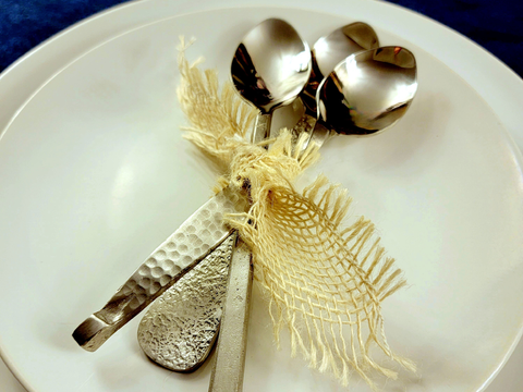 What to Gift This Thanksgiving: 5 Thoughtful Ideas That Go Beyond a Bottle of Wine