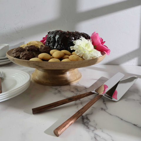 A Master Guide to Cutting Cakes with a Cake Serving Set